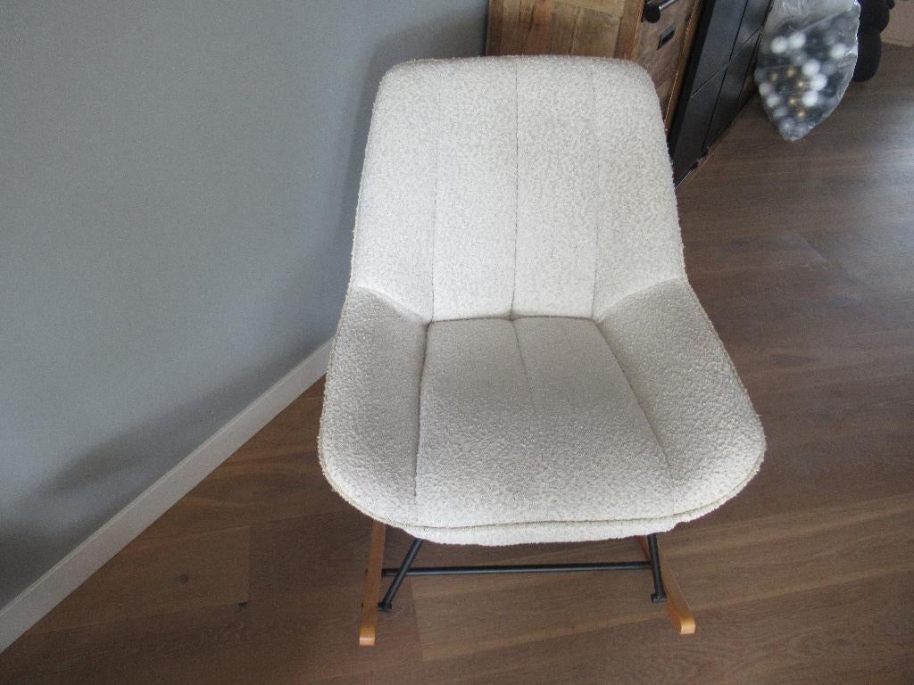 KAVE HOME Marlina Bouclé Schommelstoel Beige chenille stof, Ophalen, Wit, Zo goed als nieuw, Schommelstoel