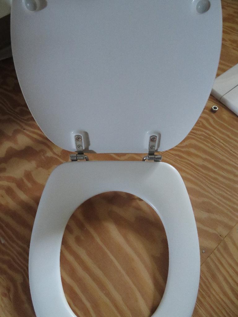 toiletbril softclose, Doe-het-zelf en Verbouw, Sanitair, Ophalen of Verzenden, Zo goed als nieuw, Toilet