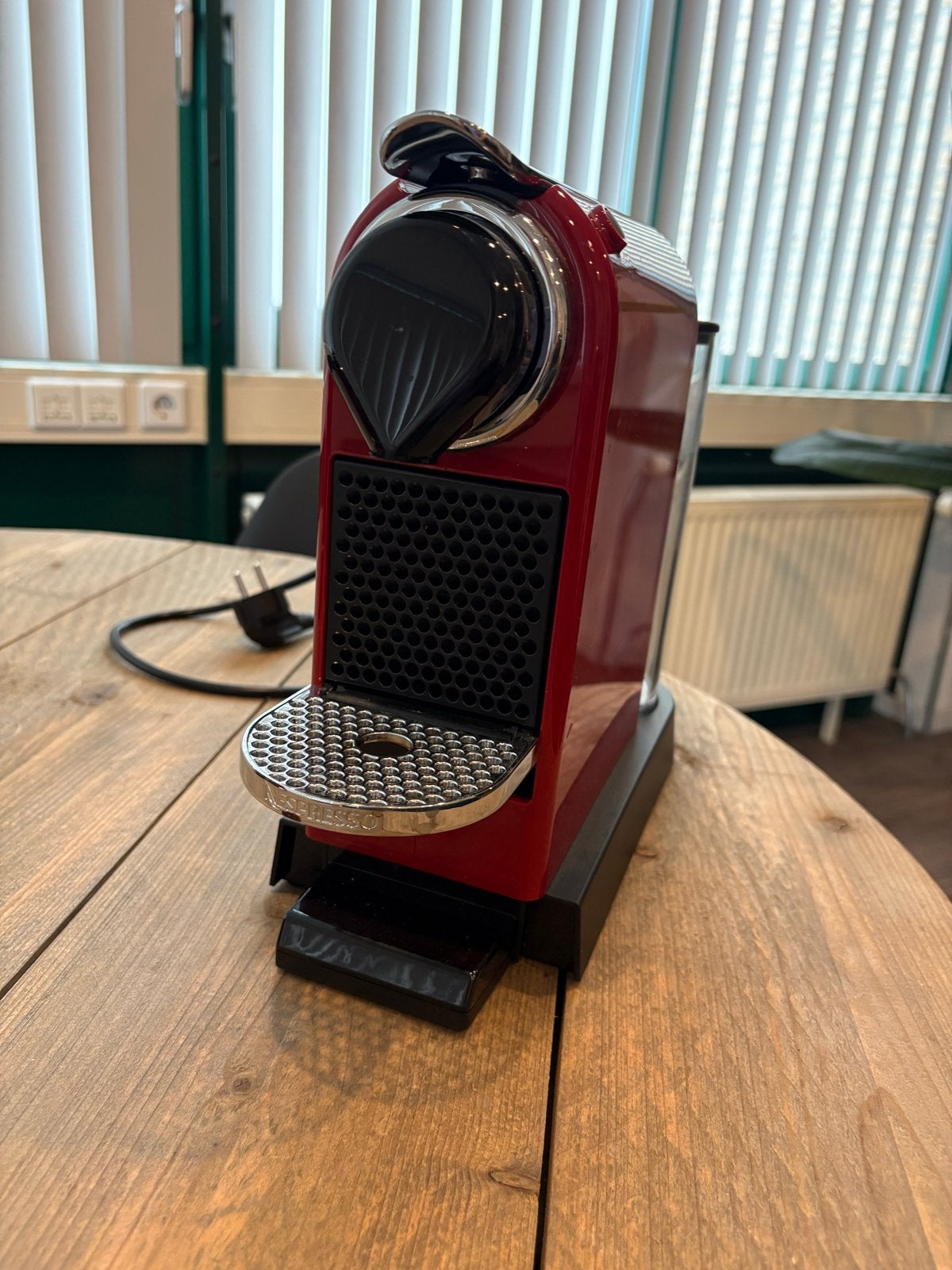 Nespresso Inissia, broodrooster de longhi en weegschaal, Witgoed en Apparatuur, Gebruikt, Espresso apparaat, Ophalen of Verzenden