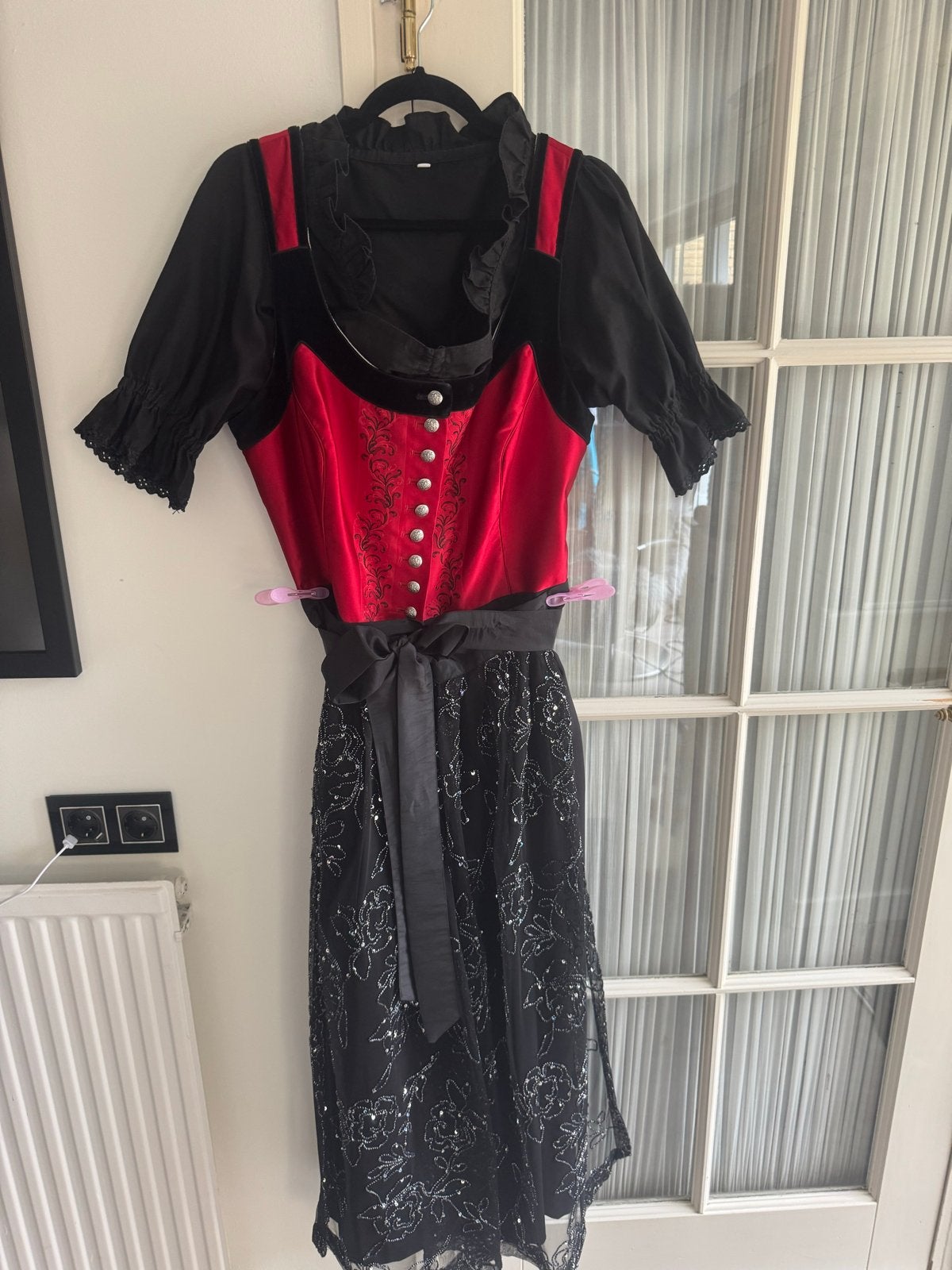 Droom Dirndl maat 50 Satijn en Swarovski & slanke baleinen, Maat 46/48 (XL) of groter, Ophalen of Verzenden, Zo goed als nieuw