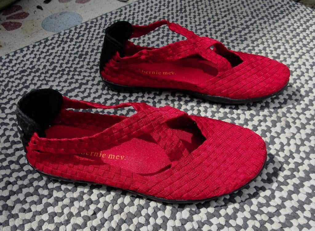 Maat 37 * Rood elastieken Bernie Mev. schoenen, Bernie Mev., Verzenden, Overige typen, Gedragen
