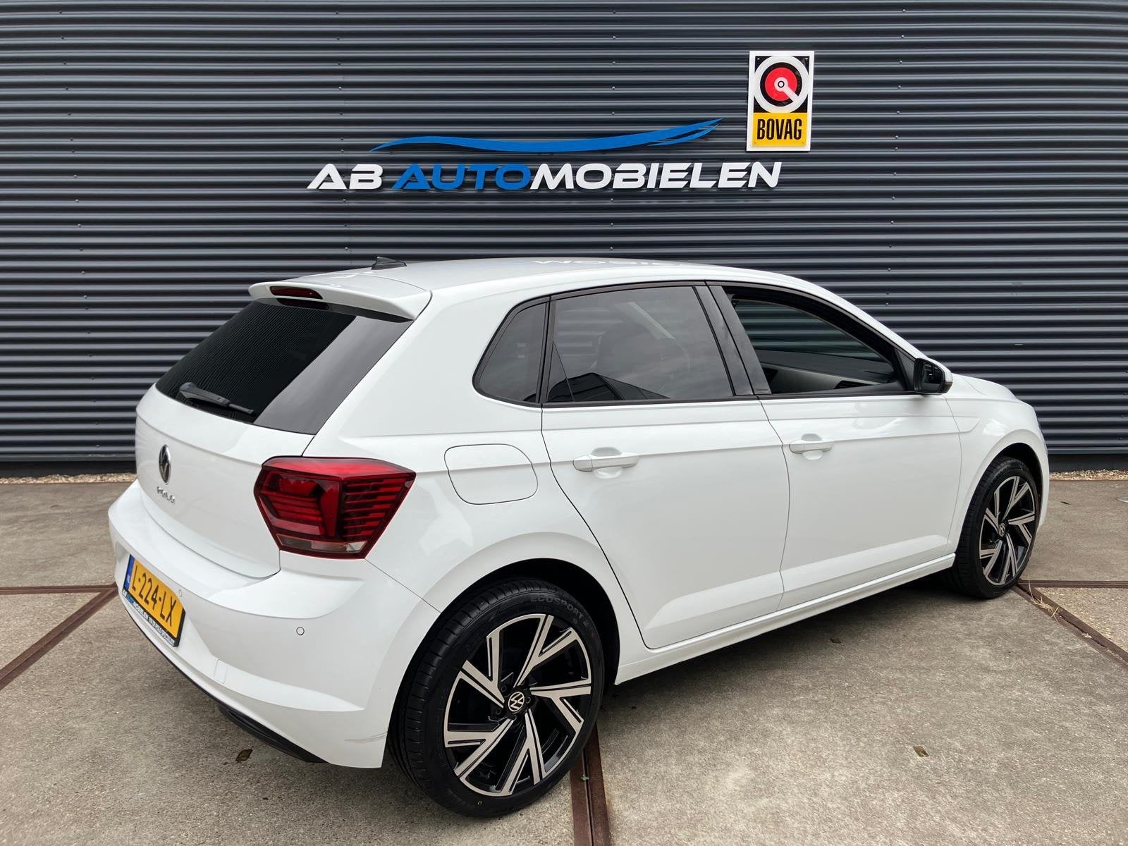Volkswagen Polo 1.0 TSI Comfortline CARPLAY/ PARKEERSENSOREN, Voorwielaandrijving, Dealer onderhouden, 1063 kg, Gebruikt