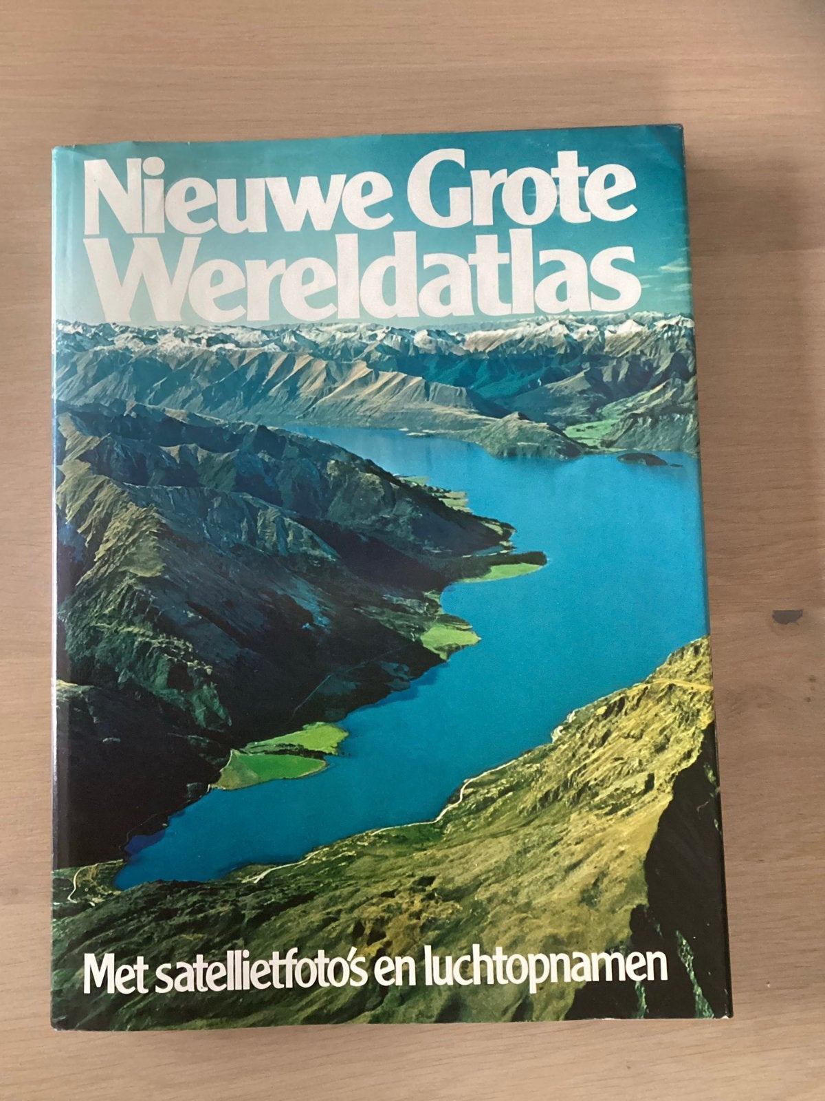 Nieuwe Grote Wereldatlas - Argus Elsevier (ISBN 9010019608), Gelezen, Overige atlassen, Ophalen of Verzenden, 1800 tot 2000