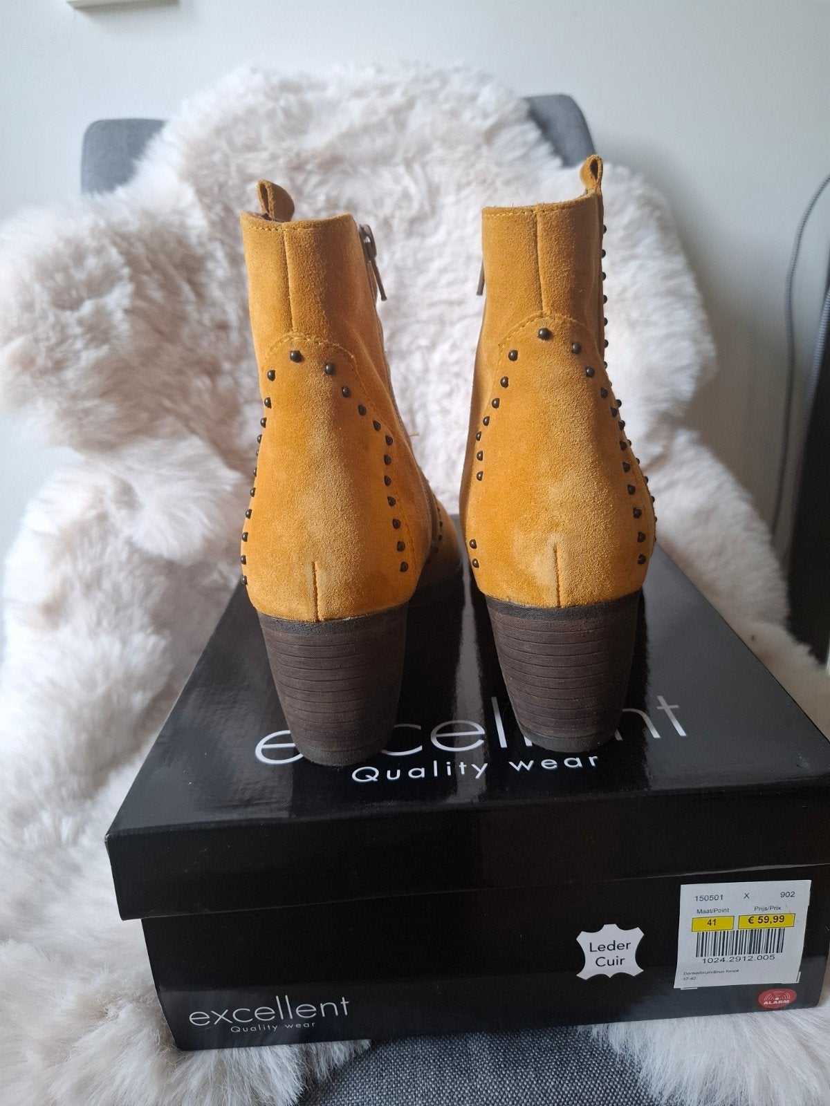 Excellent Quality laarsjes met studs 41 zie omschrijving!, Kleding | Dames, Geel, Onbekend, Ophalen of Verzenden, Zo goed als nieuw