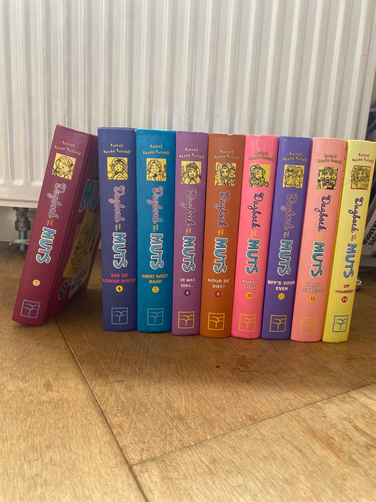 Dagboek van een muts.       €7,50 per stuk of €55 voor alles, Ophalen, Gelezen