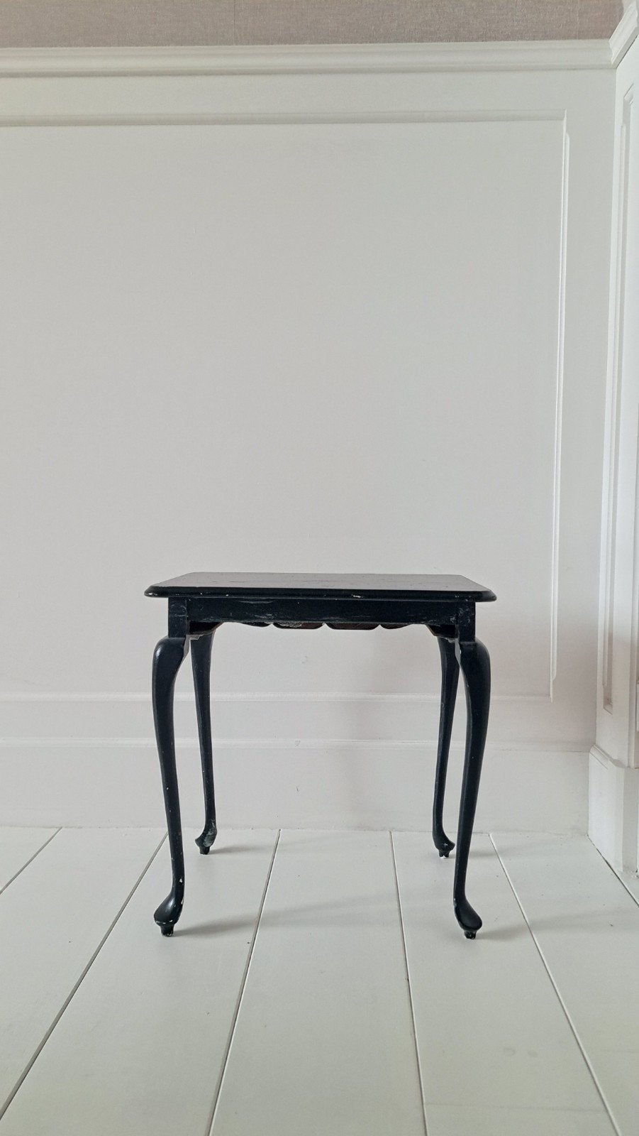 Klein houten bijzettafeltje met brocante pootjes, Ophalen, Minder dan 45 cm, Minder dan 55 cm, Gebruikt