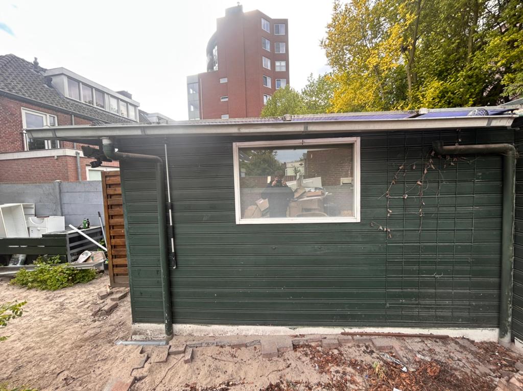 Schuur met metalen frame, deur en 2 ramen., Tuin en Terras, Tuinhuizen, Ophalen, 250 tot 500 cm, Schuur, 2 ramen