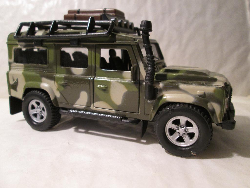 land rover defender, Ophalen of Verzenden, Zo goed als nieuw, Auto, Overige merken