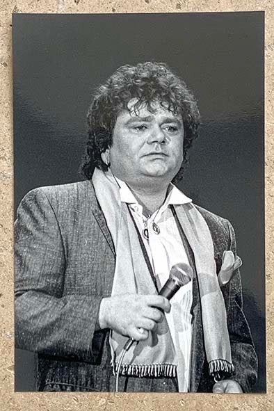 Org. zw/w foto 20x30 cm van Andre Hazes 27/10/1988, Verzamelen, Verzenden, Nieuw, Foto of Kaart