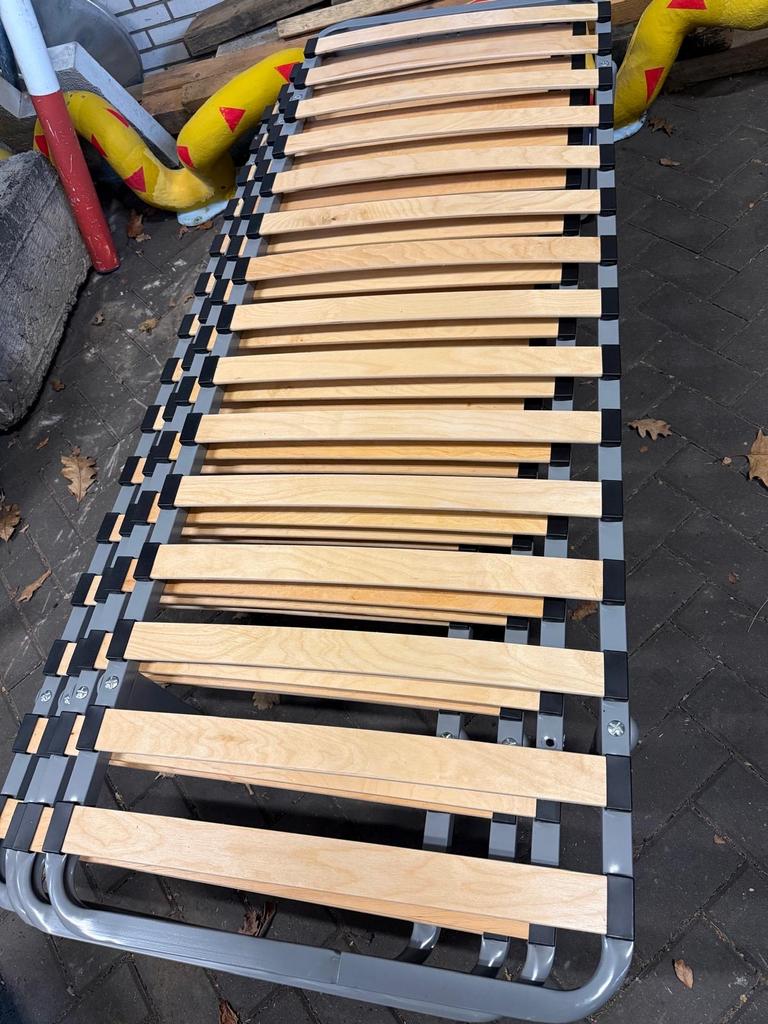 4x Camping veldbedden met lattenbodem, Ophalen, Gebruikt