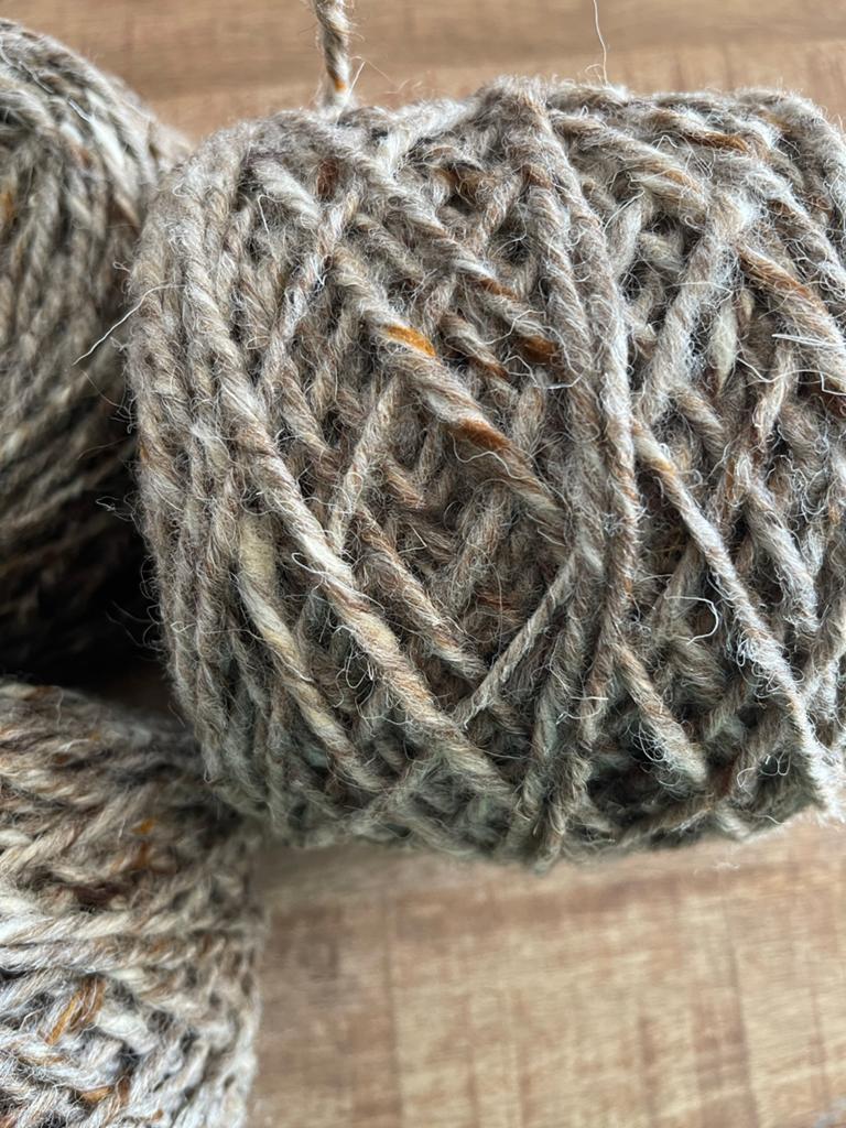 Pure dikke tweed wol garen 860 gr, Hobby en Vrije tijd, Breien en Haken, Ophalen of Verzenden, Nieuw, Breien of Haken, Wol of Garen