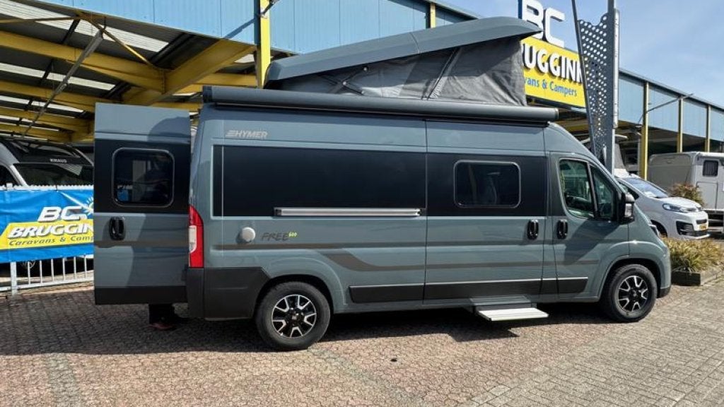 Hymer Free 600 Dwars bed en Hefdak/Bed, Caravans en Kamperen, Buscamper of Camperbus, Ringverwarming, Bedrijf, ABS