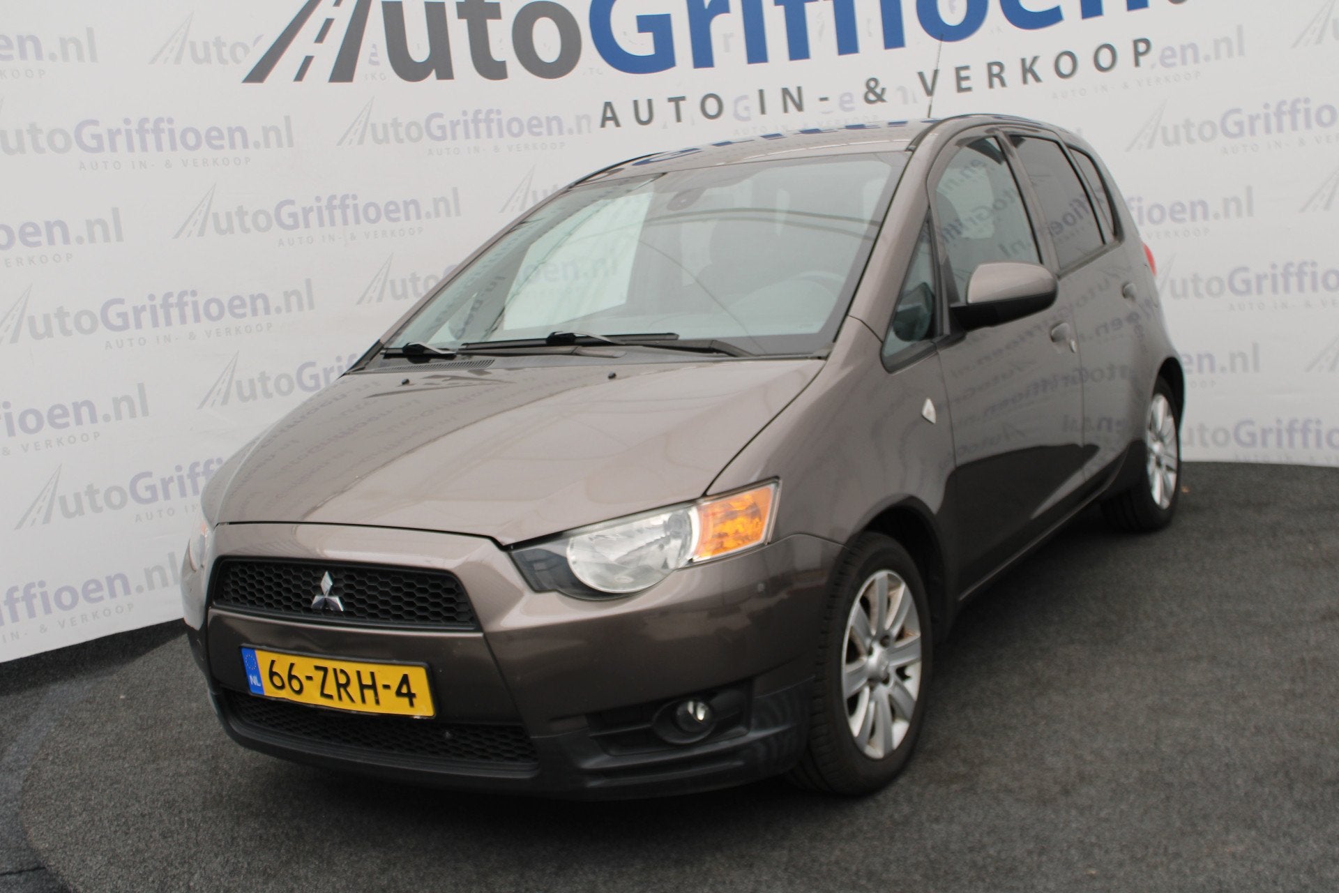 Mitsubishi Colt 1.3 Edition Two nette 5-deurs met trekhaak, Voorwielaandrijving, Euro 5, Gebruikt, 31 €/maand