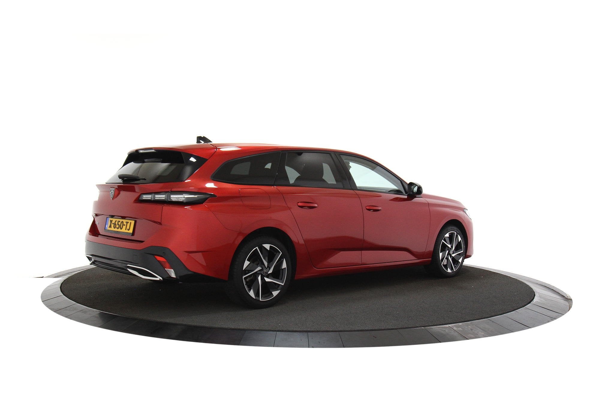 Peugeot 308 SW 1.2 PureTech GT, Gebruikt, Euro 6, 1199 cc, 19 km/l