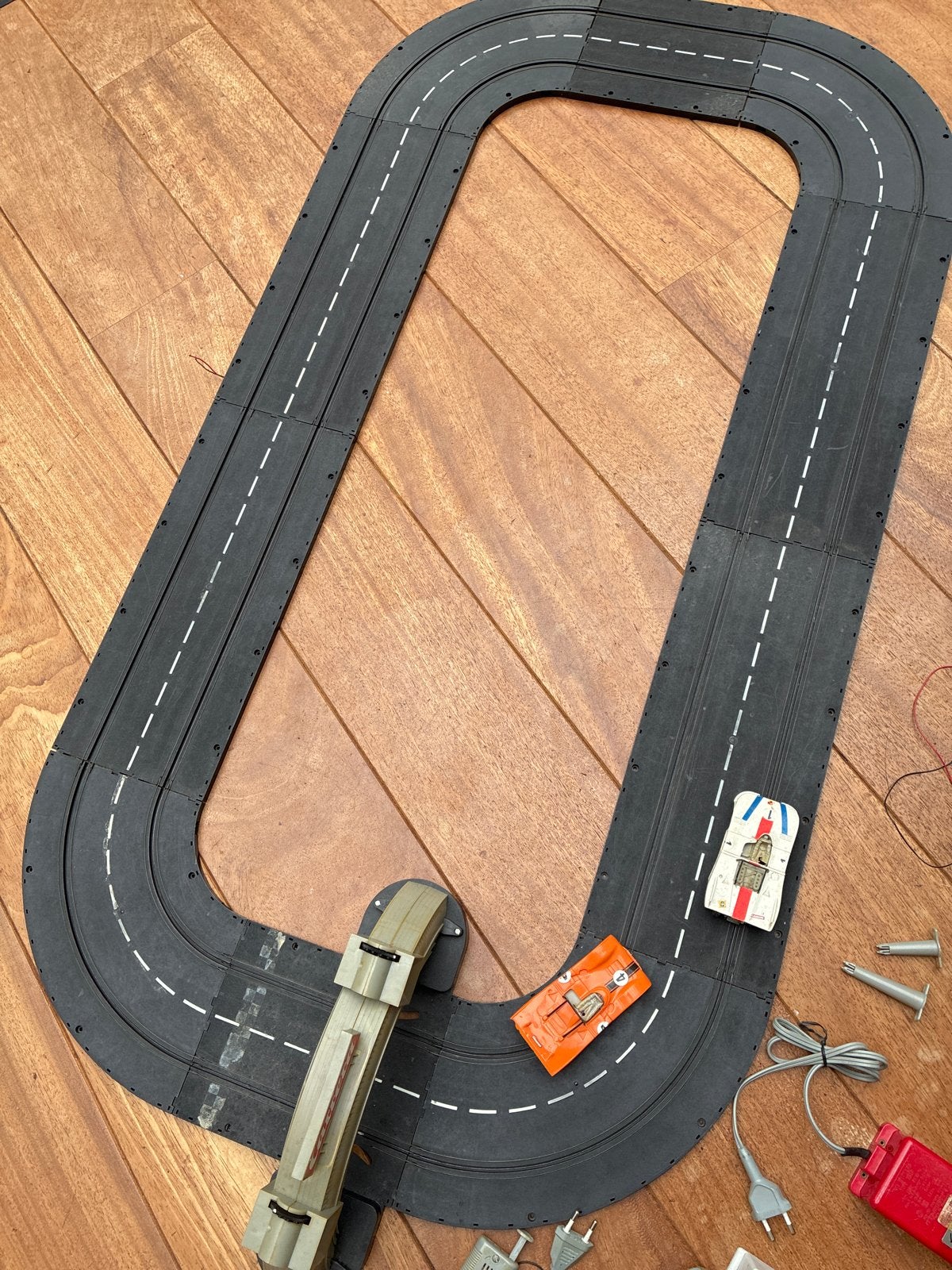 Carrera racebaan met 2 auto's en accessoires, Ophalen, Carrera, Elektrisch, Racebaan