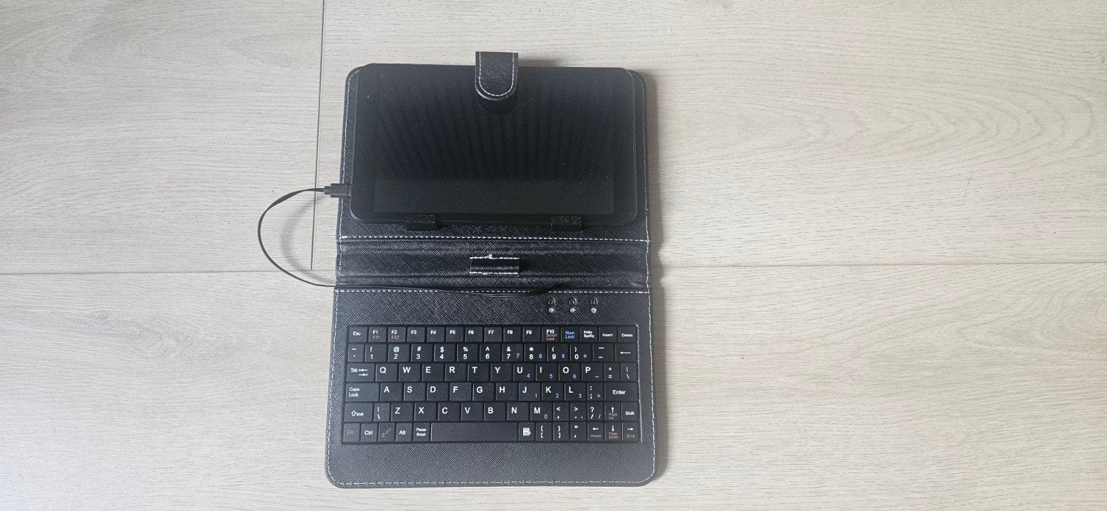 Tablet RoHS YC-08P met
toetsenbordhoes, Ophalen, Usb-aansluiting, 8 inch, Nieuw