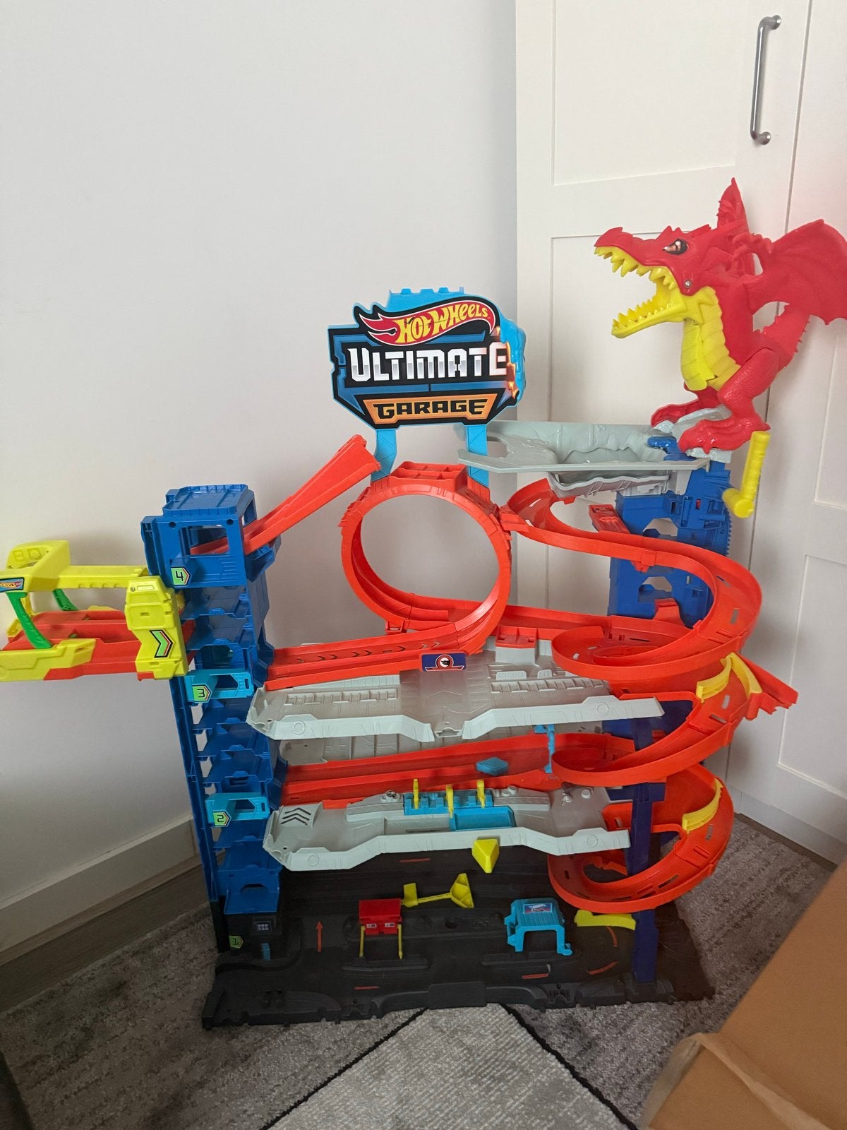 Hot Wheels Ultimate Garage met draak, Ophalen, Racebaan, Zo goed als nieuw, Hot Wheels