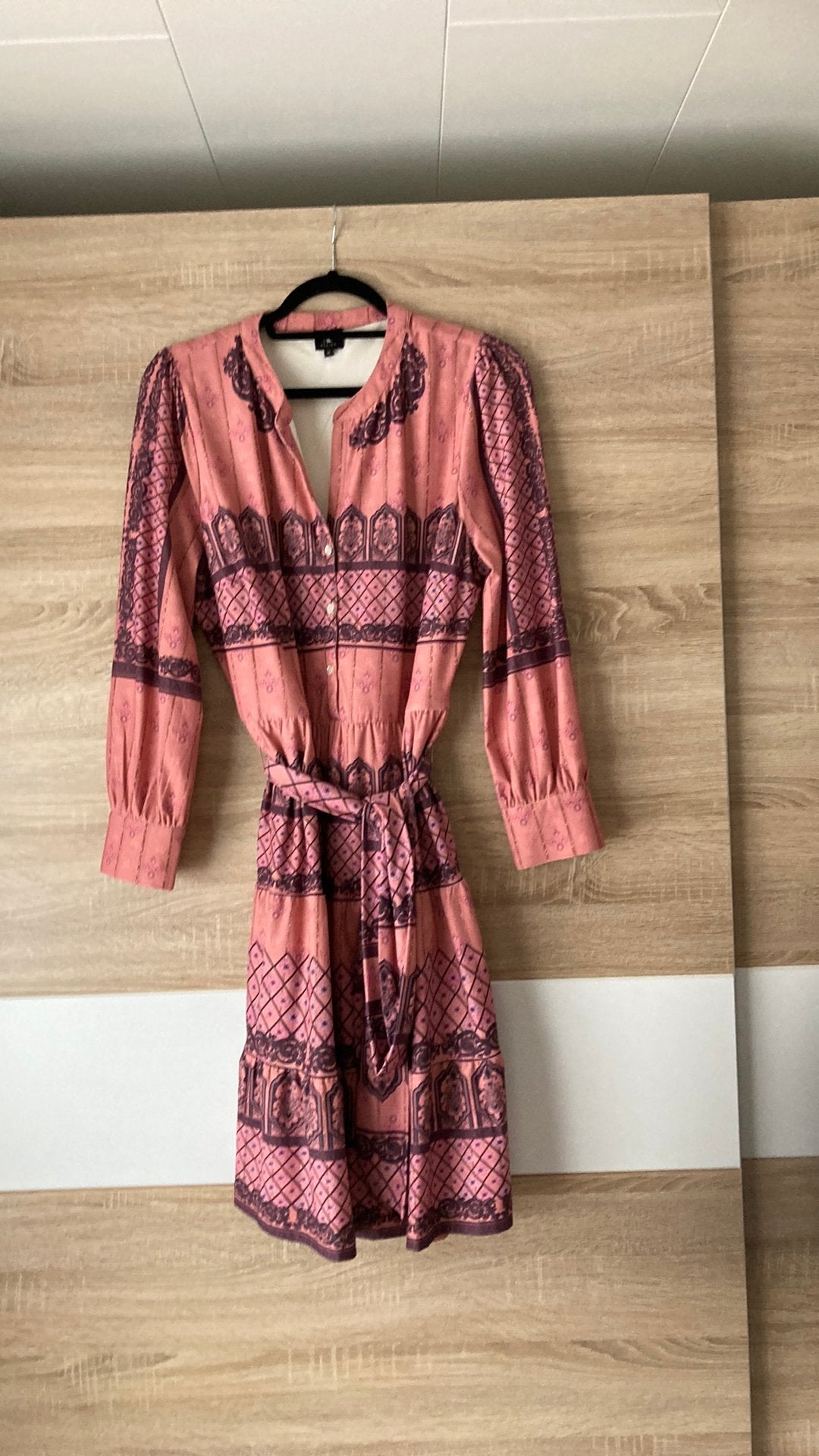 Jurk K design, Kleding | Dames, Ophalen of Verzenden, Zo goed als nieuw, Maat 46/48 (XL) of groter, Onder de knie