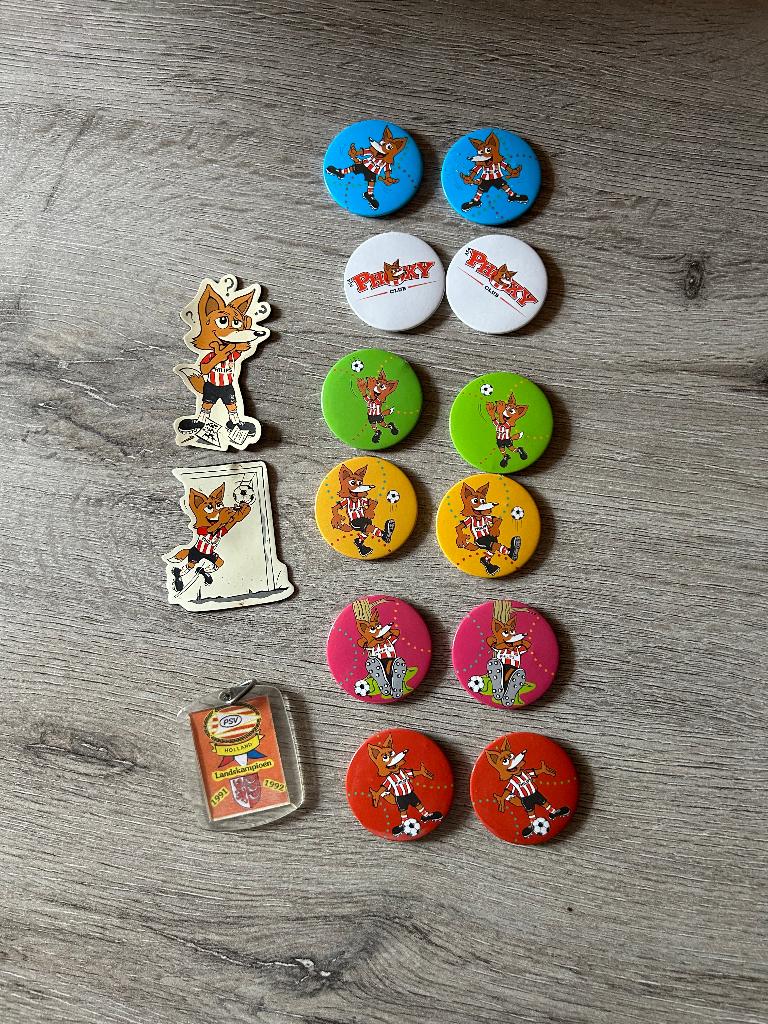 PSV buttons, Verzamelen, Speldjes, Pins en Buttons, Ophalen of Verzenden, Zo goed als nieuw, Sport, Button