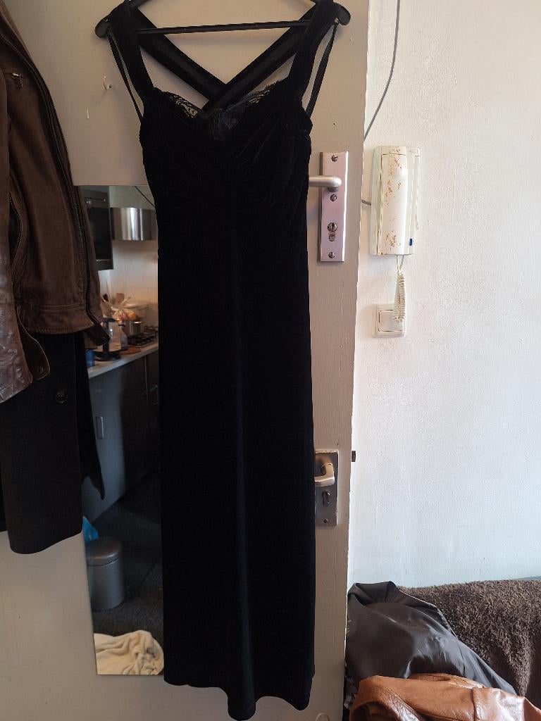 Elegante zwarte (fluweel) galajurk+bolero, split, maat 42, Zwart, Maat 42/44 (L), Ophalen of Verzenden, Zo goed als nieuw