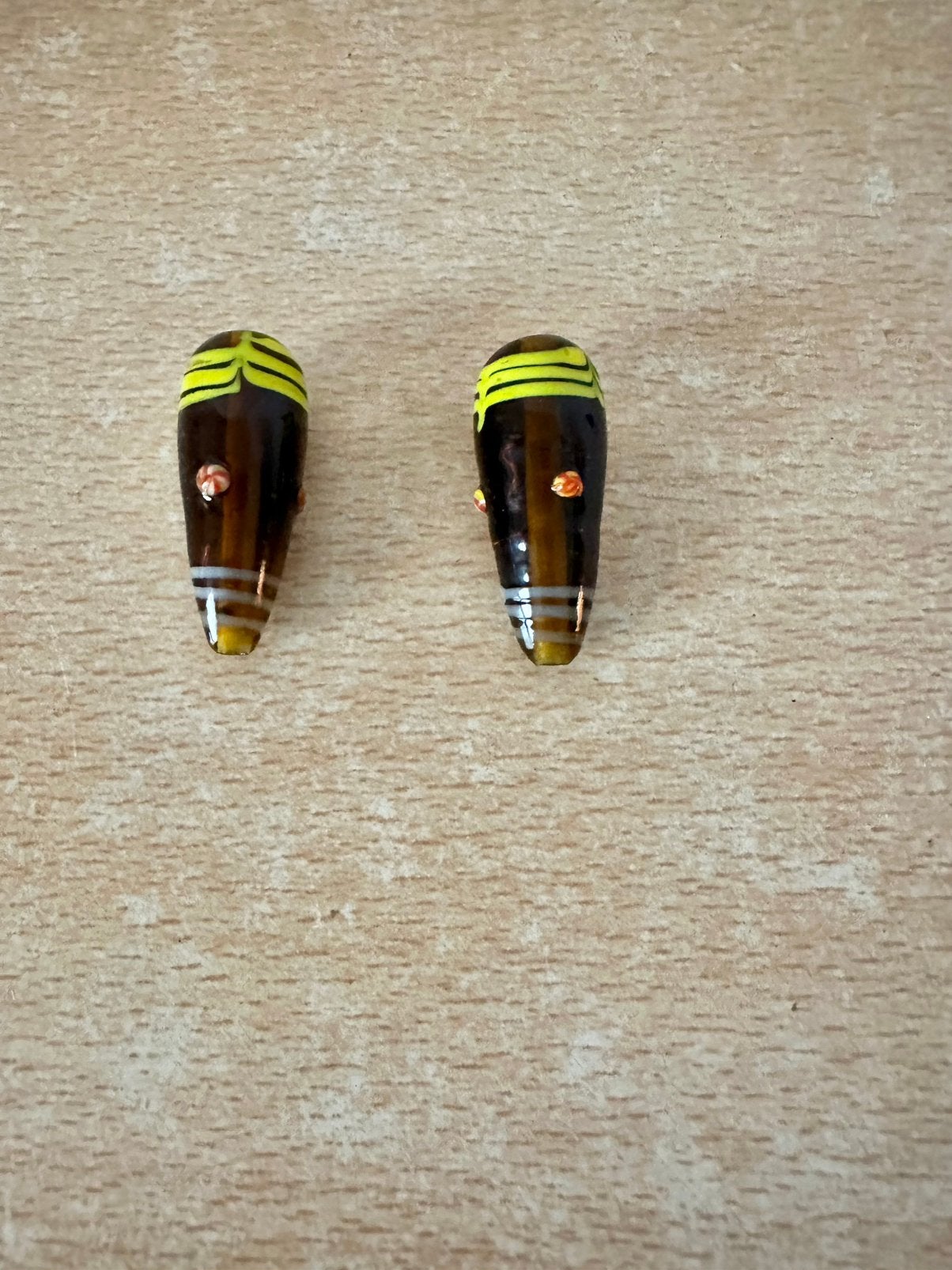 2 glazen DZI kralen, Ophalen of Verzenden, Gebruikt, Kraal