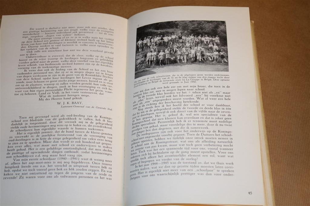 Gedenkboek Koningsschool Koning Willem III Apeldoorn 1952., Ophalen of Verzenden, Gelezen