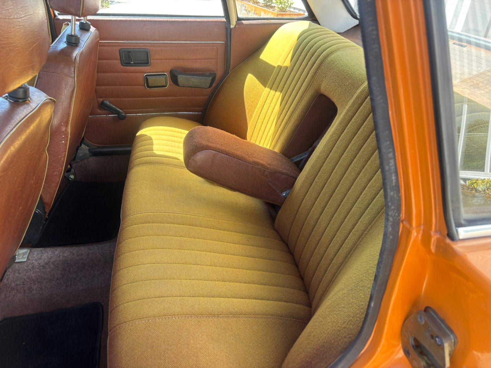 Leuke Volvo 144 automaat op lpg, foto 11