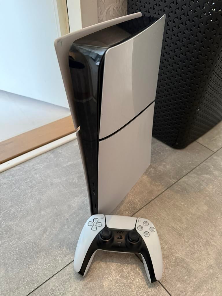 Playstation 5 slim, Spelcomputers en Games, Spelcomputers | Sony PlayStation 5, Zo goed als nieuw, Ophalen of Verzenden