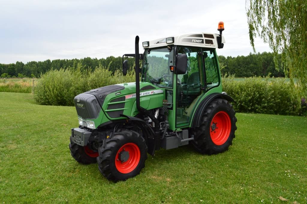 Fendt 210V Vario Profi Smalspoor/Fruitteelttractor, Gebruikt, Fendt, 5000 tot 7500