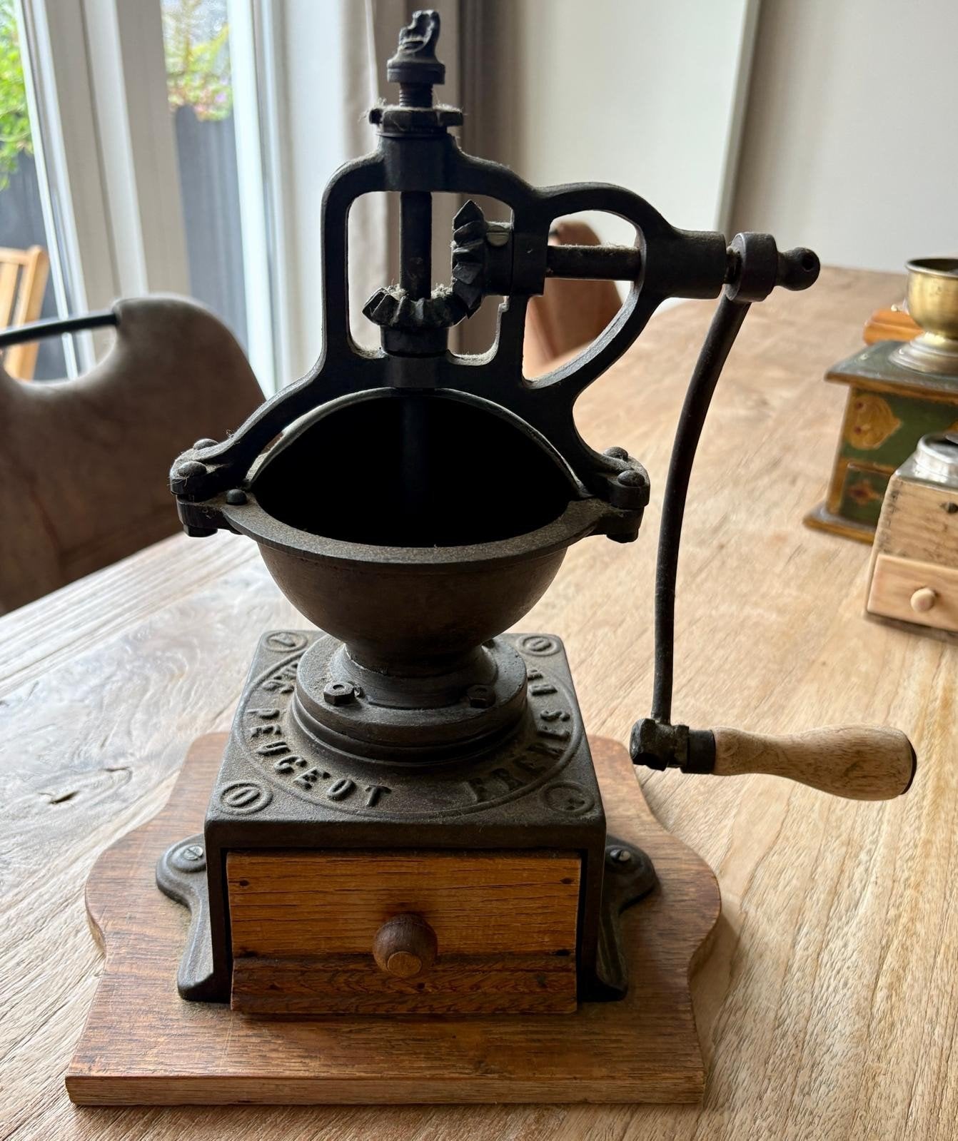 Antieke gietijzeren Peugeot Freres a0 koffiemolen, Antiek en Kunst, Ophalen of Verzenden