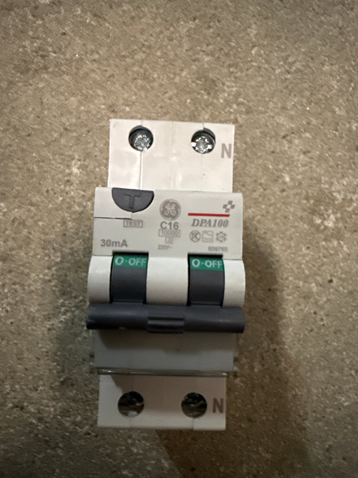 GE DPA100 Aardlekautomaat C16 30mA - Nieuwstaat, Ophalen of Verzenden, Nieuw, Overige merken, Aardlekautomaat