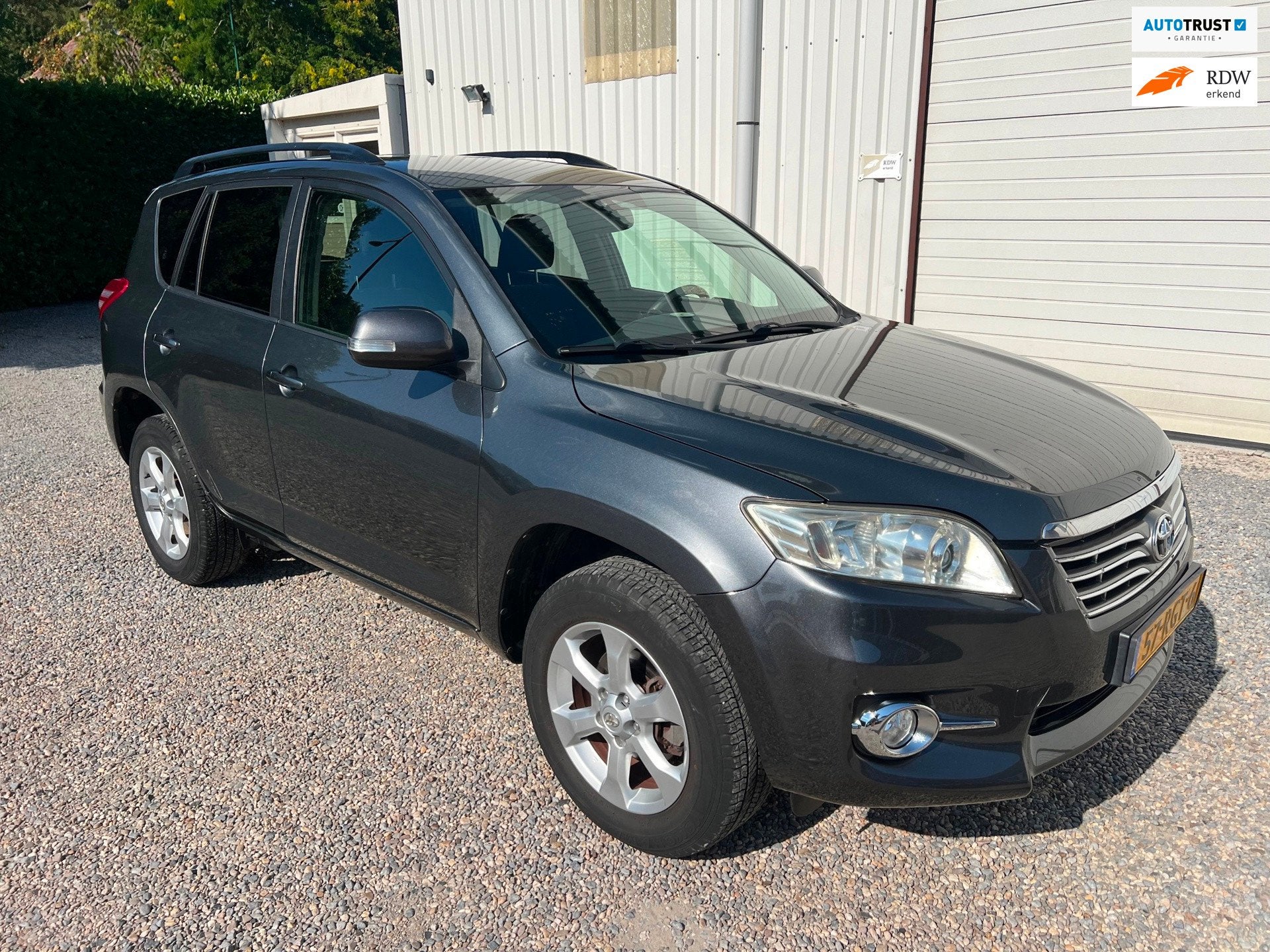 Toyota RAV4 2.0 VVTi Dynamic 2WD TRKHAAK.NEW-APK.NAP!, Auto's, Voorwielaandrijving, Stof, Gebruikt, Zwart
