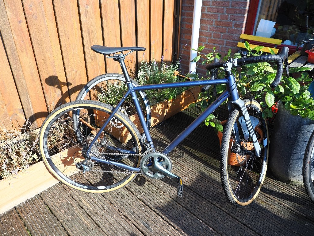 Rondo HVRT AL – Race- en Gravelfiets met 2 wielsets, Fietsen en Brommers, Heren, Aluminium, Zo goed als nieuw, Schijfrem