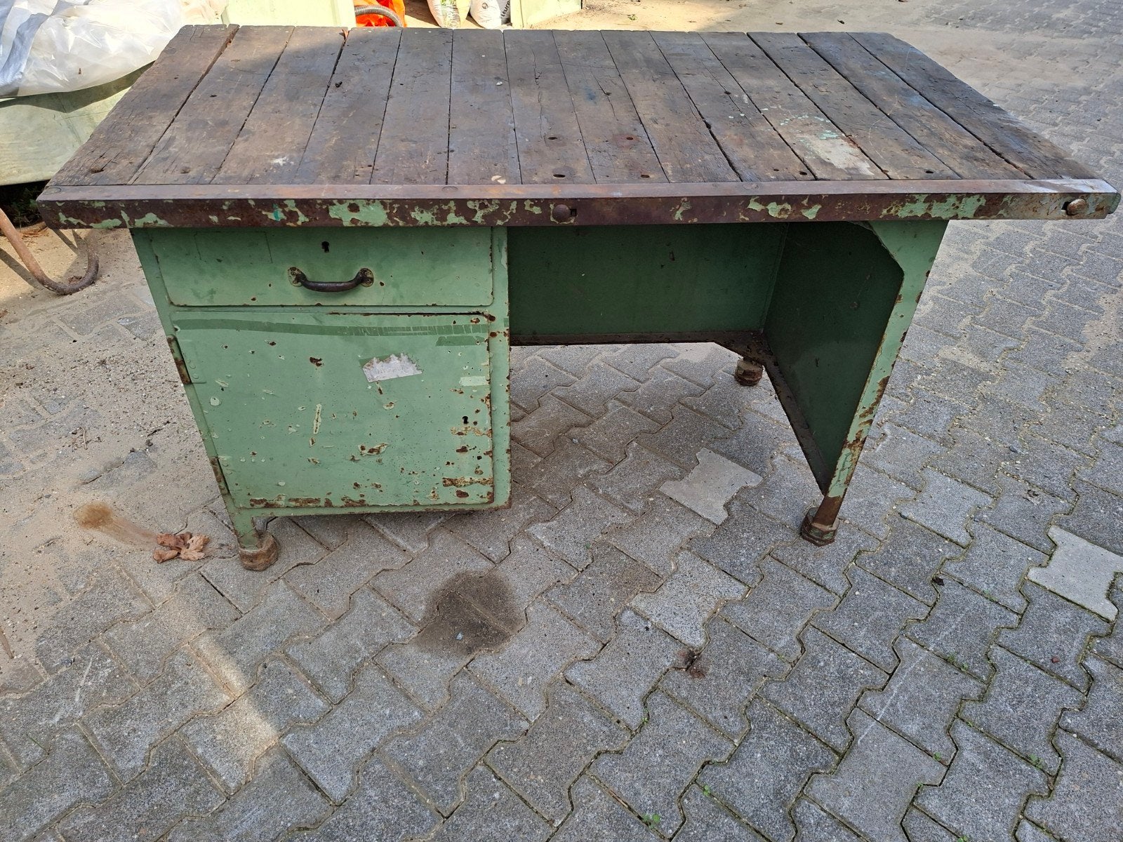 stevige stalen vintage werkbank industriele werkbank, Ophalen, Gebruikt