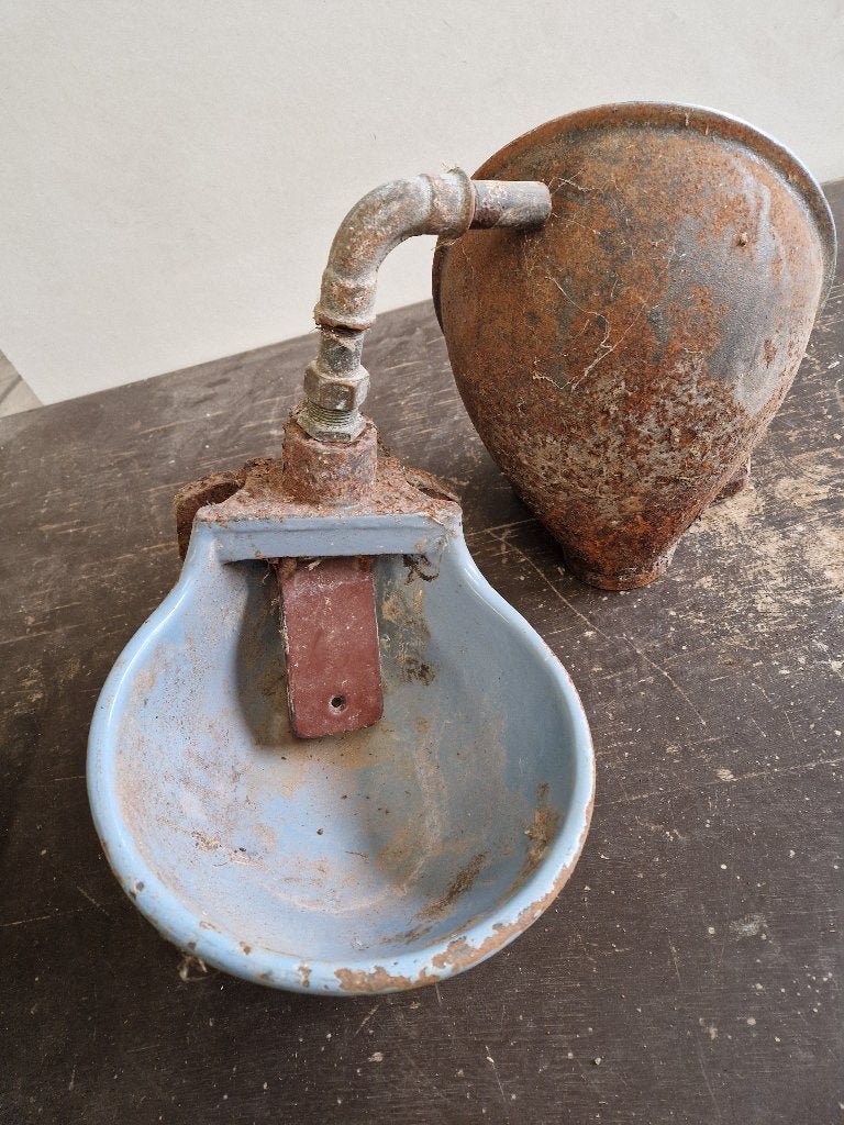 4 koeien drinkbakken gietijzer €12,50 p.st., Gebruikt, Minder dan 30 cm, Rond, Ophalen of Verzenden