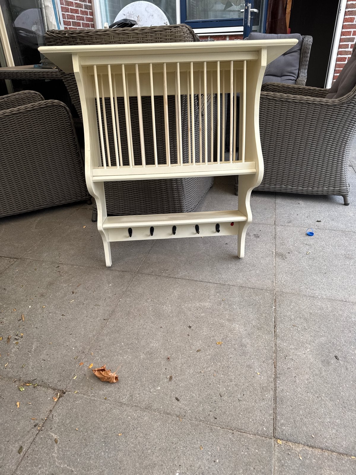 Crèmekleurig bordenrek met haken, Bordenrek, Ophalen of Verzenden, Gebruikt, Beige