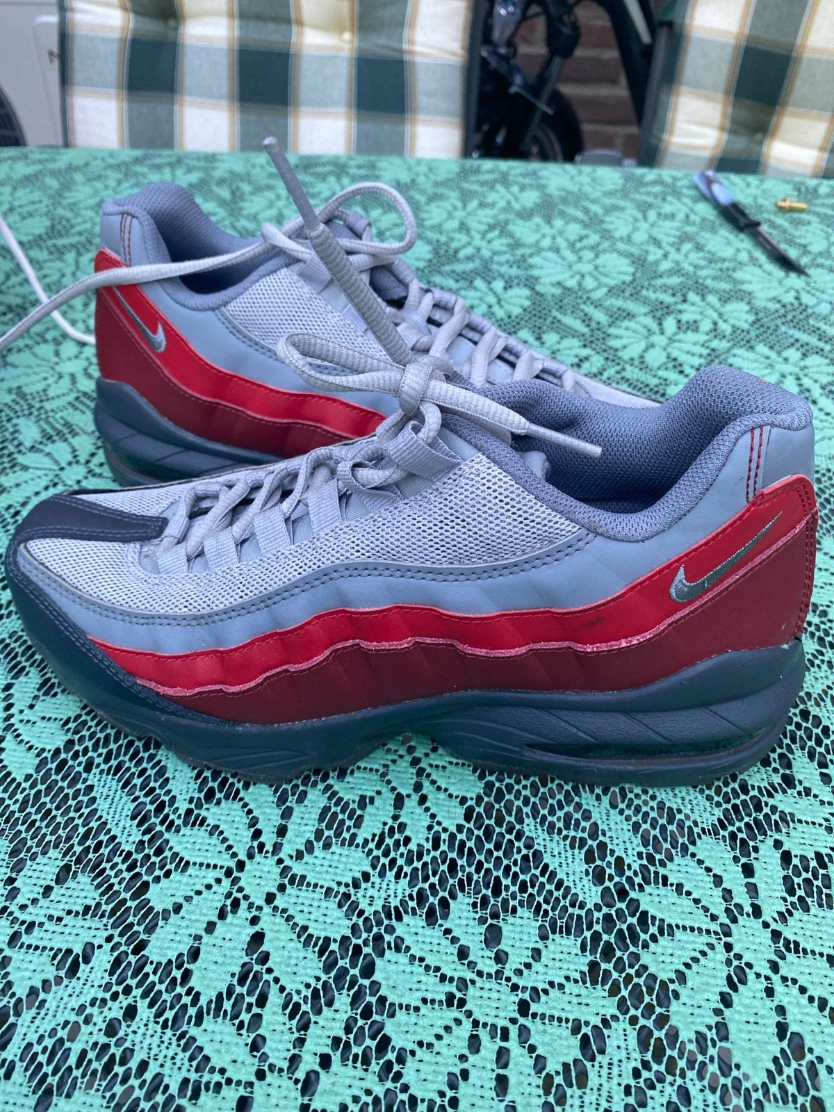 Nike Air Max 95 Sneakers - Grijs/Rood, Ophalen, Zo goed als nieuw, Grijs, Sneakers of Gympen