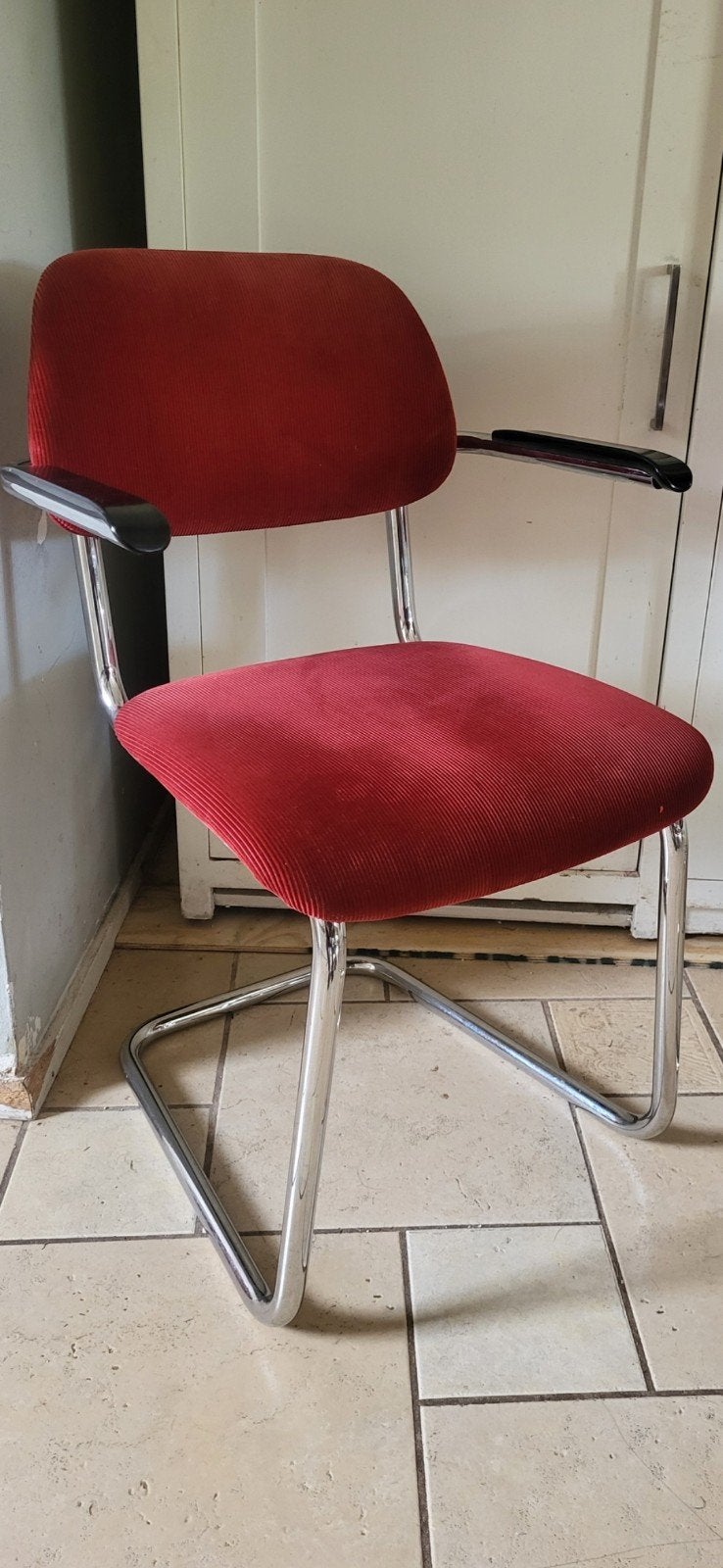 vintage (gispen look) stoel met ribstof chroom netjes, Huis en Inrichting, Stoelen, Ophalen, Gebruikt, Eén