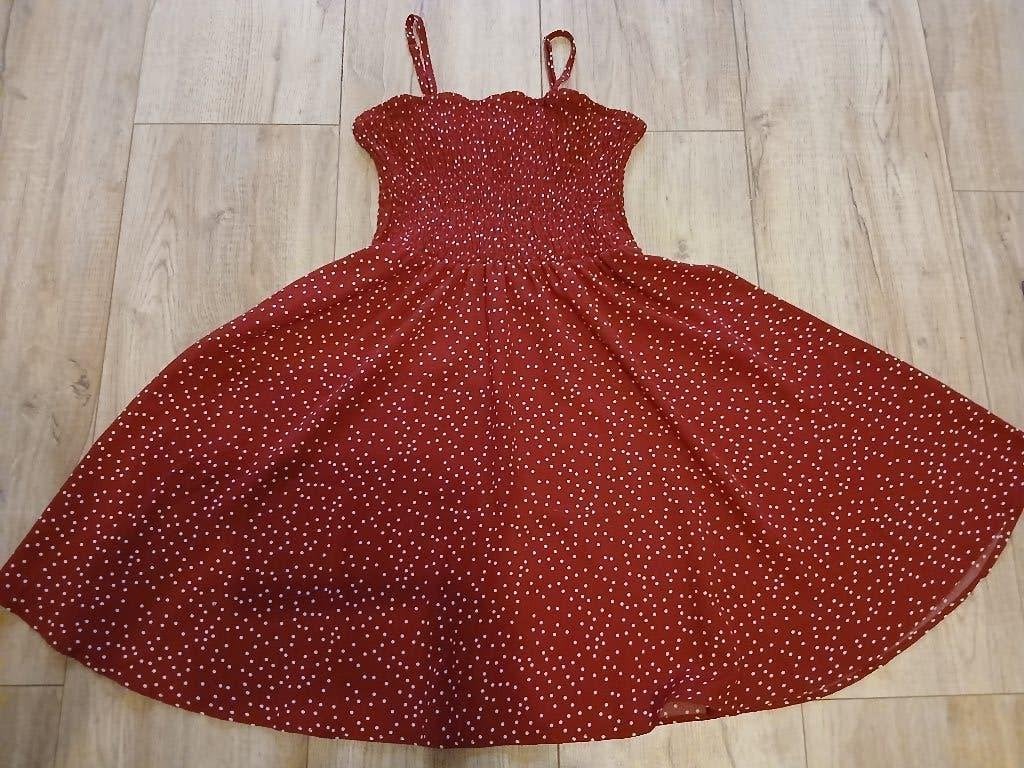 Rood met witte stippen jurk maat S, Kleding | Dames, Ophalen of Verzenden, Knielengte, Maat 36 (S), Gedragen