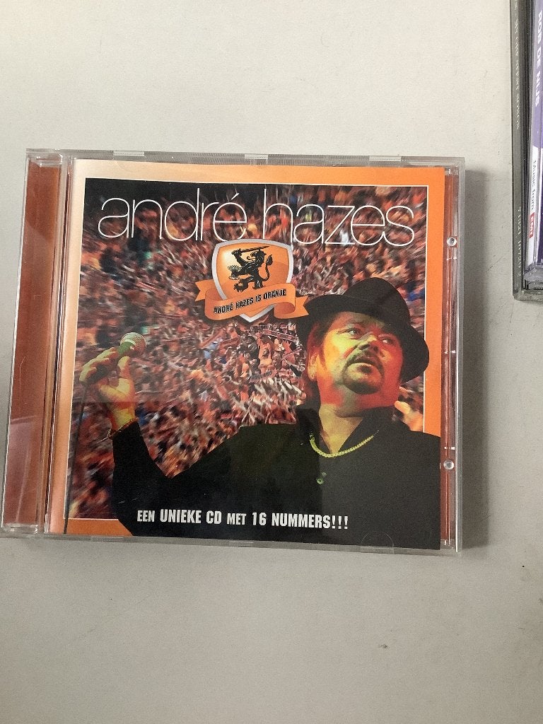 André Hazes is oranje., Ophalen of Verzenden, Zo goed als nieuw, Levenslied of Smartlap