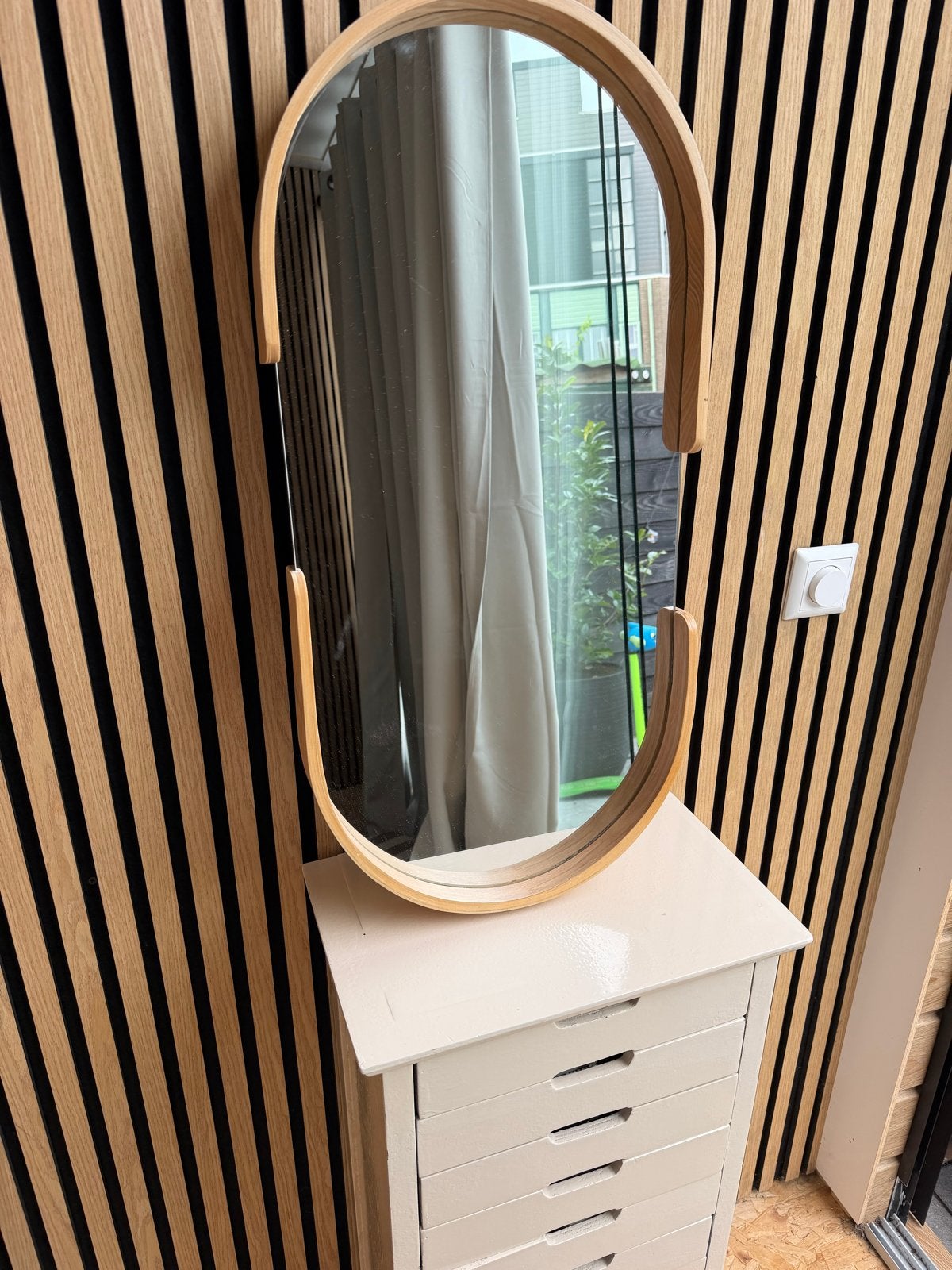 Ovale spiegel met houten frame, Huis en Inrichting, 100 tot 150 cm, Ophalen of Verzenden, Zo goed als nieuw, Ovaal