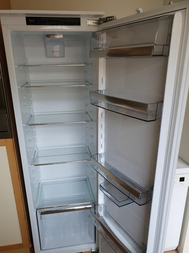 AEG SKB818E1DC Inbouwkoelkast - !Zo goed als nieuw!, Witgoed en Apparatuur, Ophalen, Zonder vriesvak, 200 liter of meer, 160 cm of meer