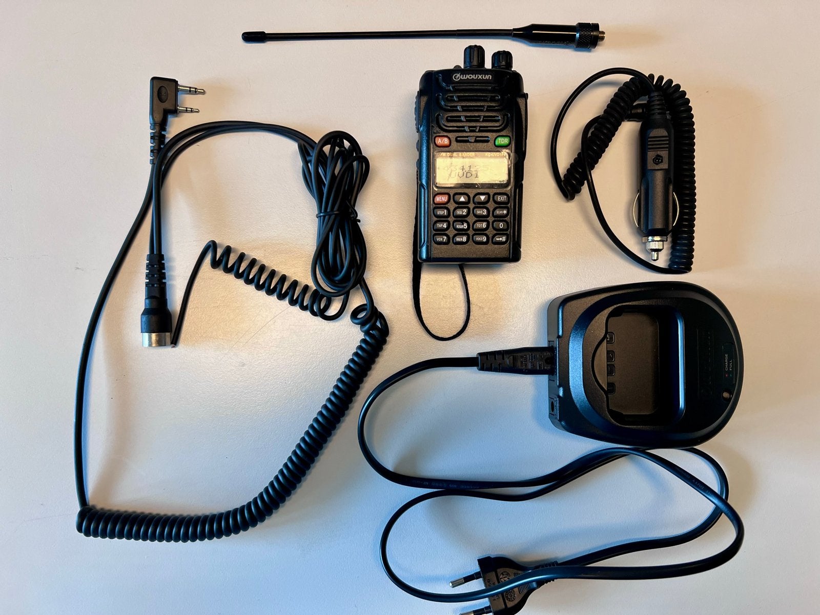 Wouxun KG-UVD1P dualband portofoon 2m/70cm + accessoires, Ophalen of Verzenden, Gebruikt, 15 km of meer, Portofoon of Walkie-talkie