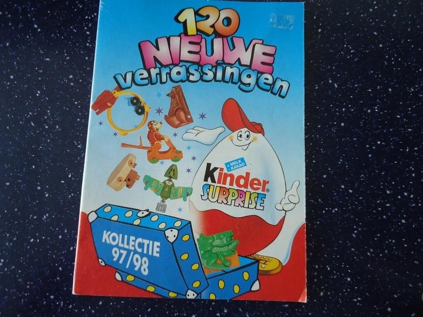 boekje , klein boekje over kindersuprise uit 1997/1998, Verzamelen, Ophalen of Verzenden, Zo goed als nieuw, Overige typen