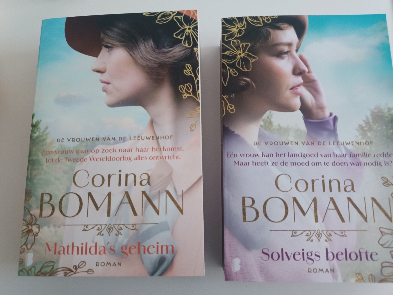 Corina Bomann - De Vrouwen van de Leeuwenhof (2 boeken), Ophalen of Verzenden, Zo goed als nieuw, Corina Bomann, Europa overig