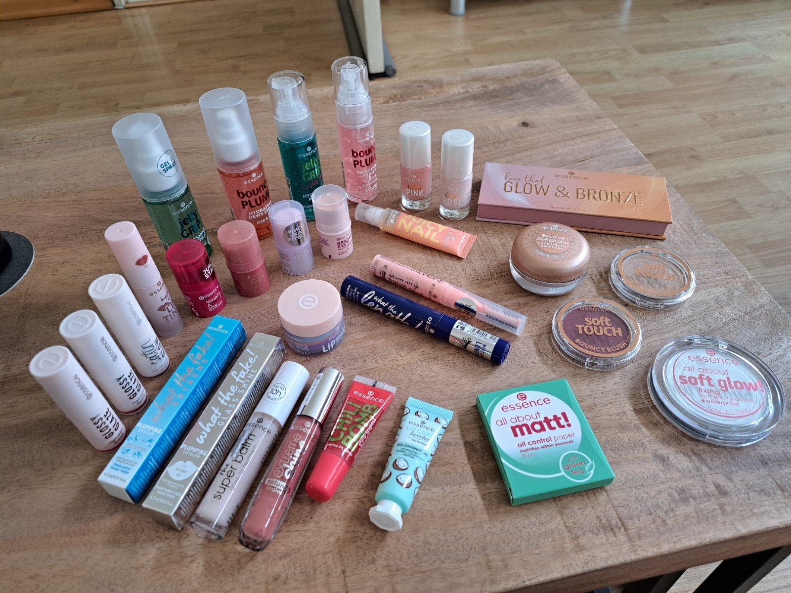 Diverse essence make-up, Gehele gezicht, Nieuw, Ophalen of Verzenden, Make-up