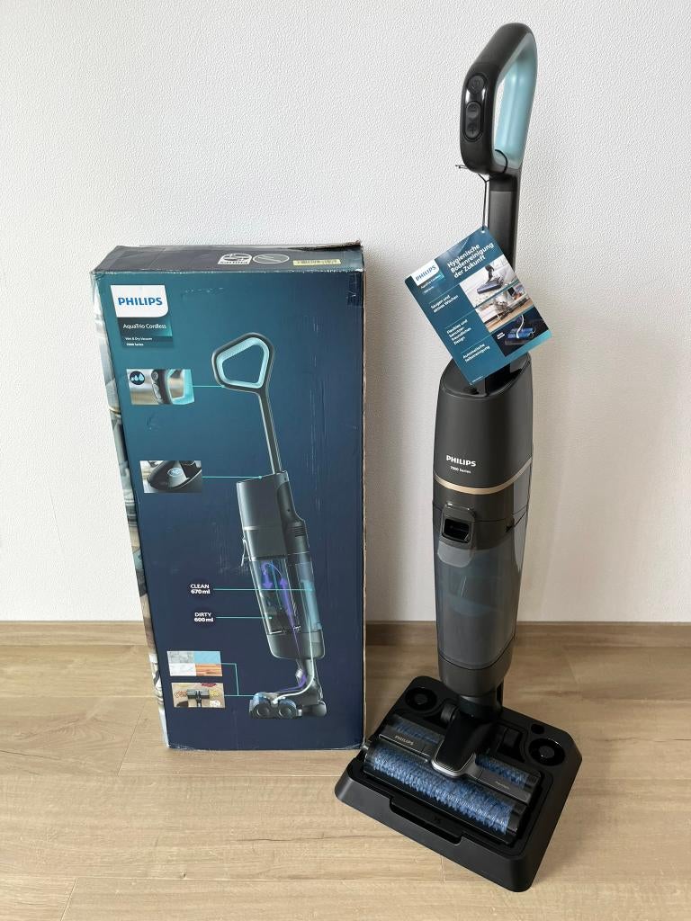 Philips AquaTrio Snoerloze Wet & Dry Stofzuiger 7000 Series, Ophalen, Zo goed als nieuw, Reservoir