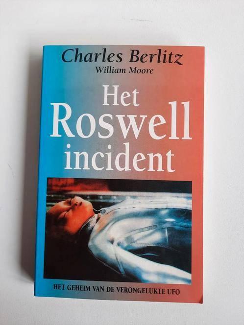 Het Roswell incident .Charles Berlitz - William Moore, Achtergrond en Informatie, Spiritualiteit algemeen, Ophalen of Verzenden