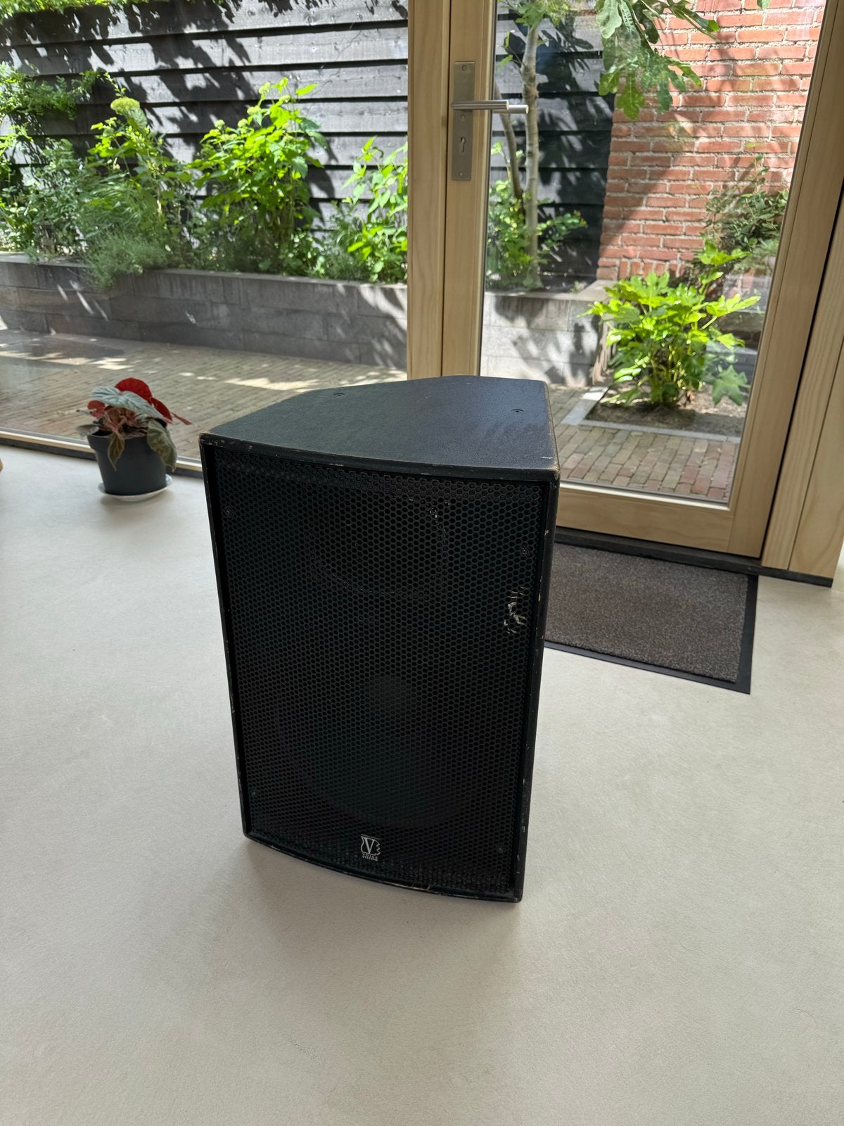 Actieve 15 inch PA/keyboard speaker Voice Systems Shark 15E, Ophalen, Gebruikt, Overige typen, Overige merken