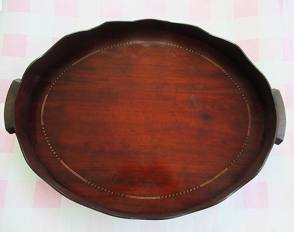 Vintage gekuipt mahoniehouten dienblad met snijwerk., Ophalen of Verzenden, Gebruikt, Rechthoekig, Hout